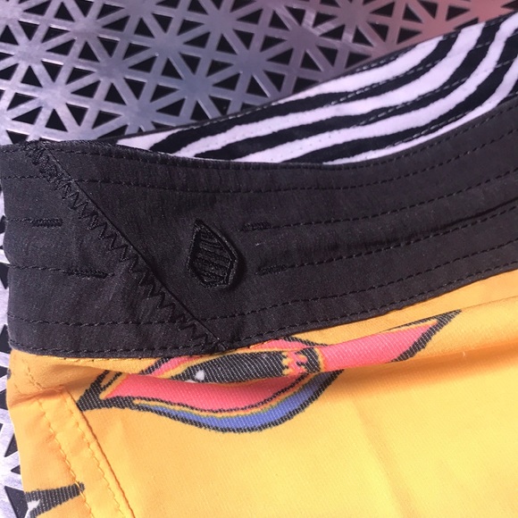 🔥Volcom Boardshorts - Picture 3 of 4